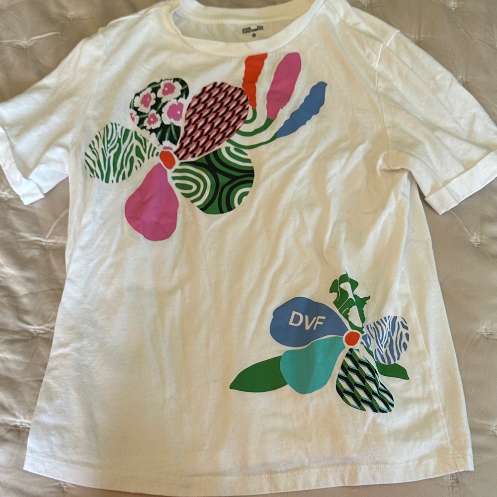 Diane Von Furstenberg Kids White Tee with Colorful Floral Design